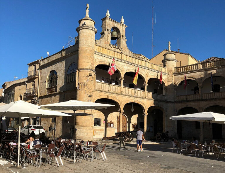 plaza-mayor-de-ciudad